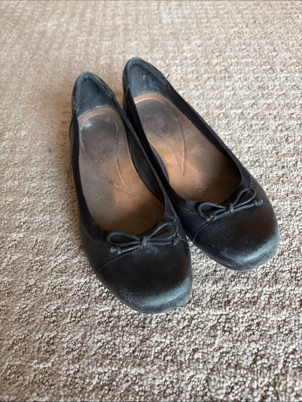 Clarks Women's Black Bow Ballet Flats
